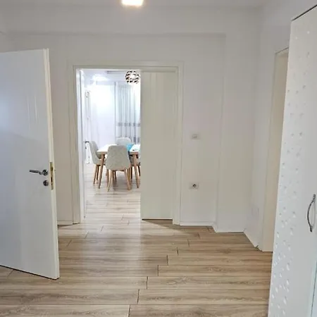 House 2 Πόγραδετς